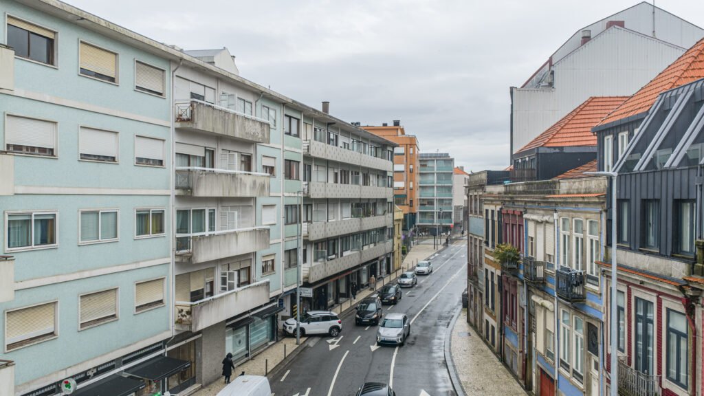 APARTAMNETO T3 NO CENTRO DO PORTO PARA VENDA POR 350,000€ APARTAMNETO T3 NO CENTRO DO PORTO PARA VENDA POR 350,000€