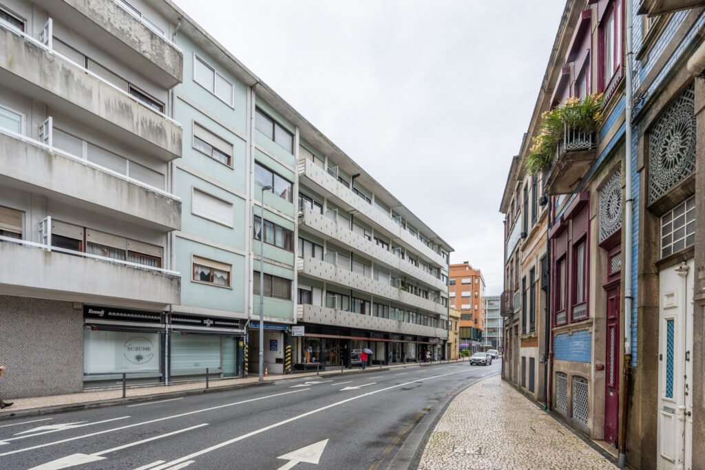 APARTAMNETO T3 NO CENTRO DO PORTO PARA VENDA POR 350,000€ APARTAMNETO T3 NO CENTRO DO PORTO PARA VENDA POR 350,000€