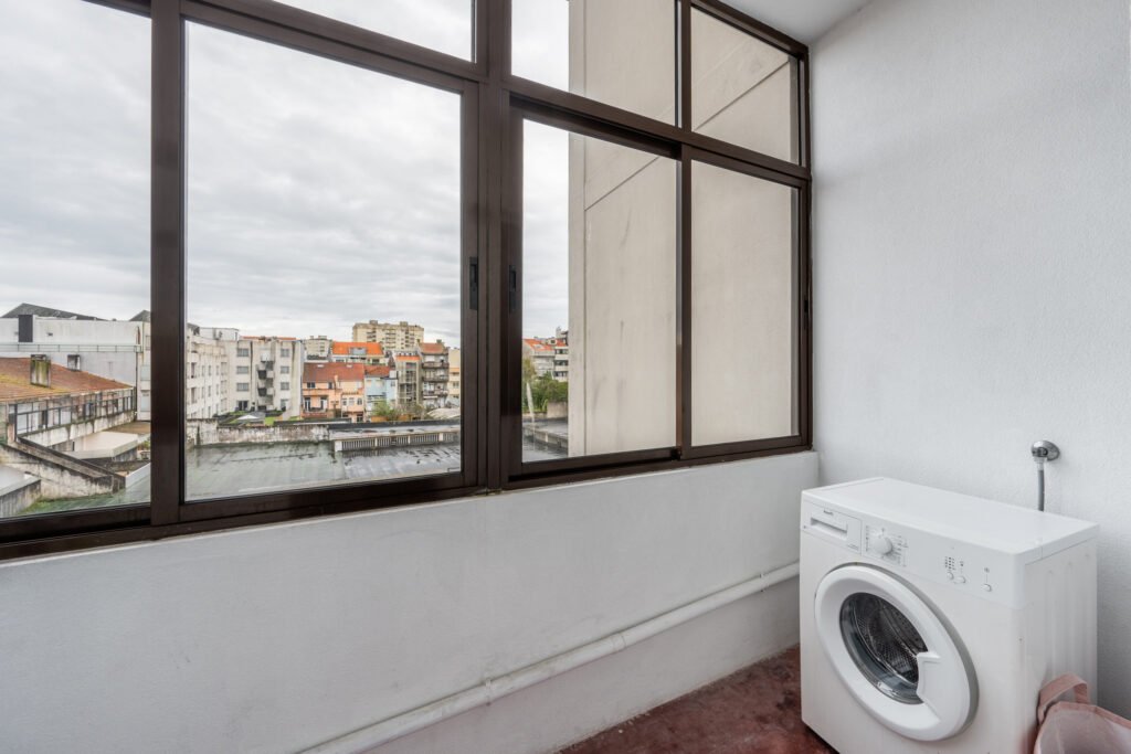 APARTAMNETO T3 NO CENTRO DO PORTO PARA VENDA POR 350,000€ APARTAMNETO T3 NO CENTRO DO PORTO PARA VENDA POR 350,000€